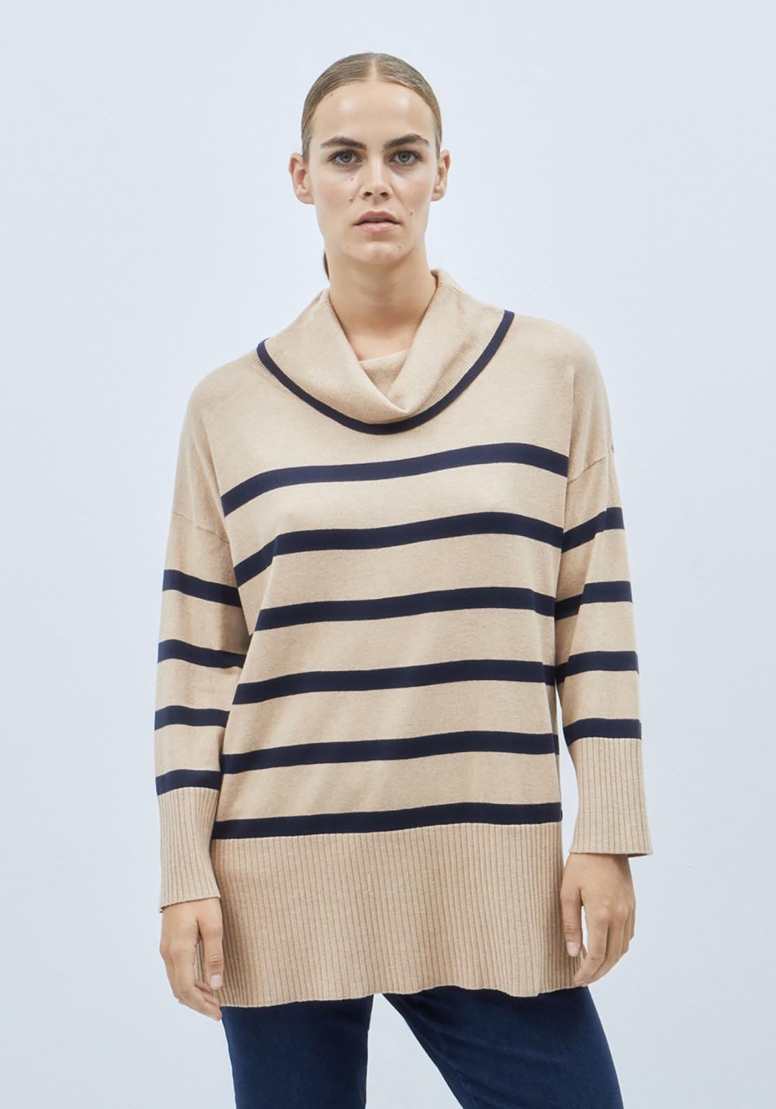 Round Collar Knit Sweater